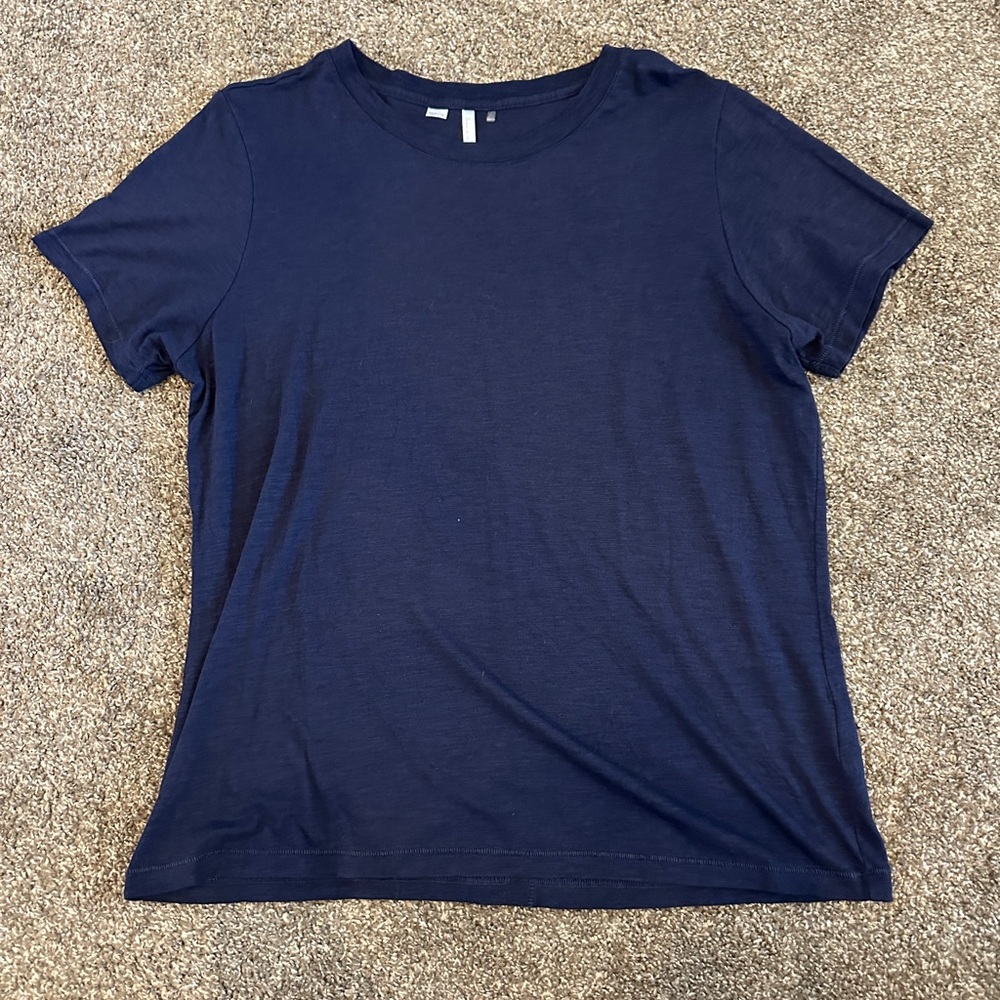 Travis Mathew Classic Navy Blue Women's Top short sleeve - Picture 7 of 13